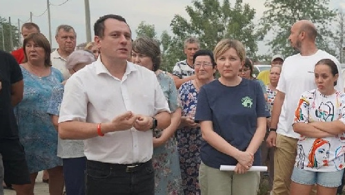 Краснодар. Коммунист-депутат помогает жителям отремонтировать дорогу