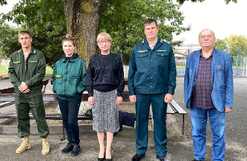 Белореченск. По инициативе коммунистов в школе появилась новая сосновая аллея