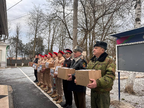 Каневские патриоты поздравили военнослужащих в Ейске 